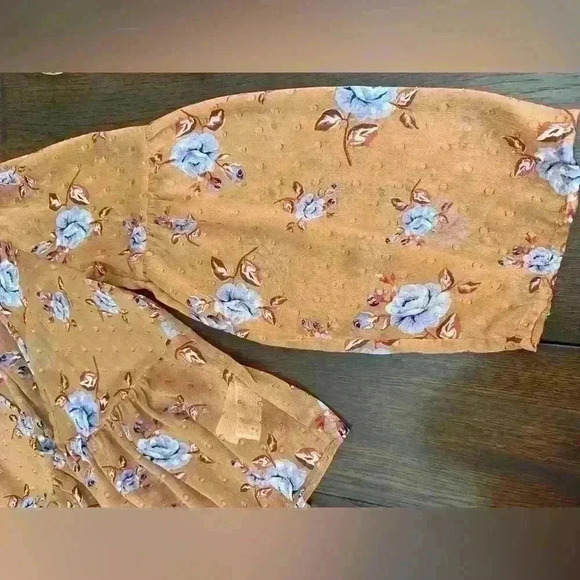 LIKE NEW Boho Sheer Blouse Size Small - Picture 5 of 7